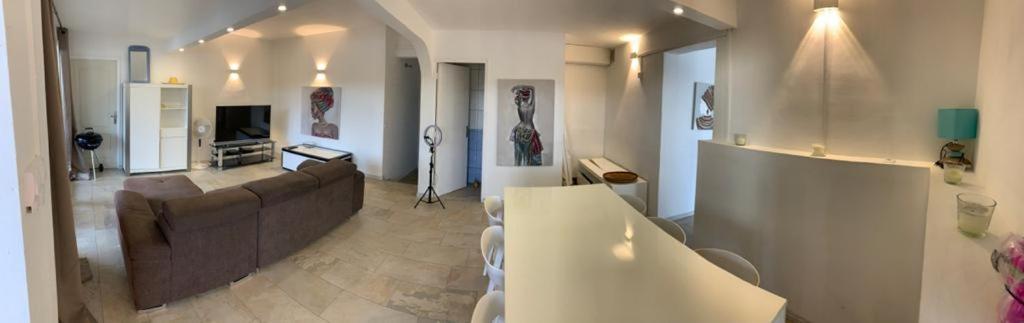 Appartement Saint Gilles Les Bains Eksteriør bilde